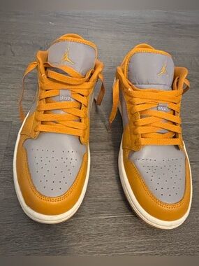 Jordan Low-Top Sneakers in Grey and Ochre (Brownish Orange)